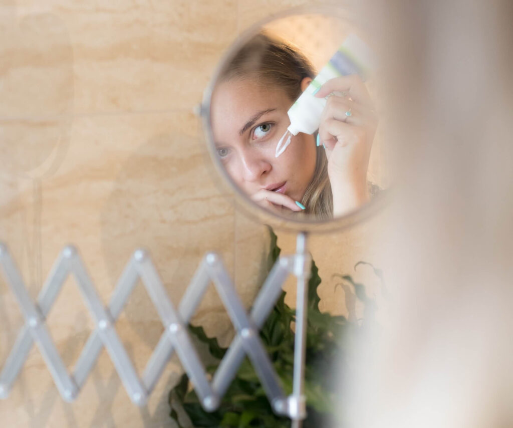 hogyan-valasszunk-szemranckremet-a-taskas-szemek-eltuntetesere