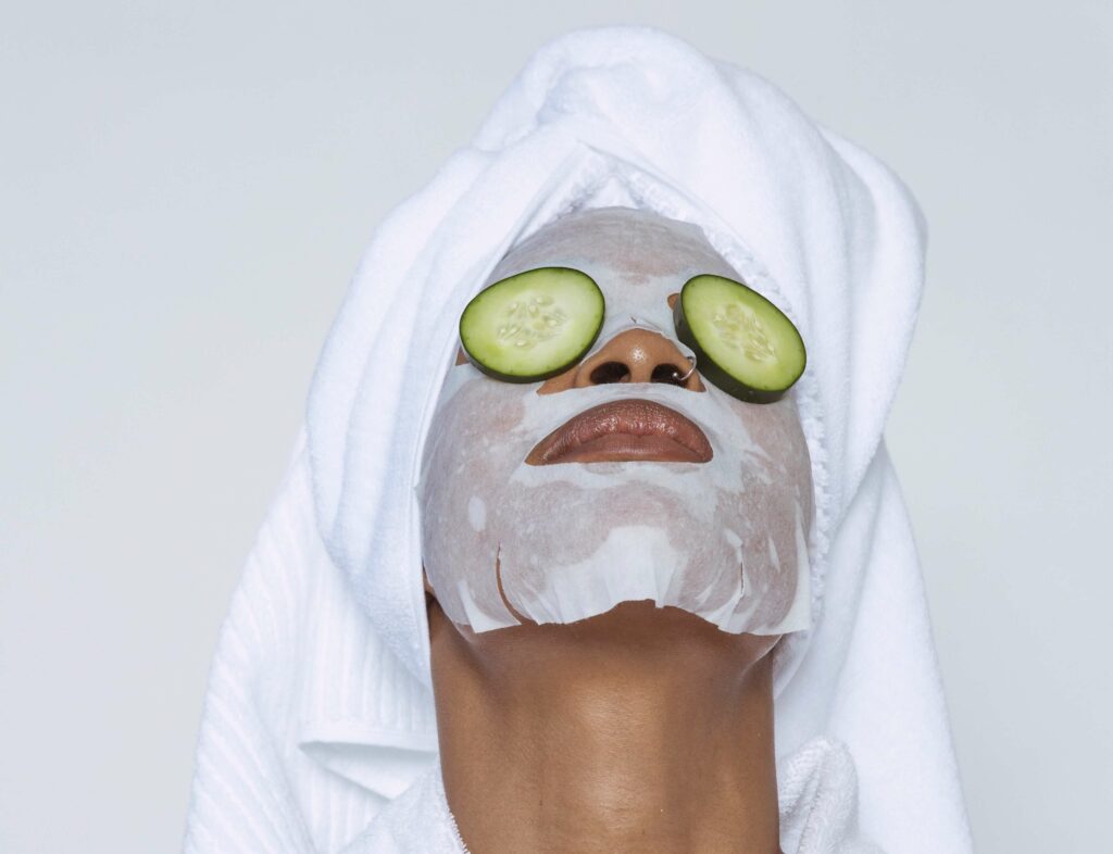 Azok a bűvös házi praktikák: vajon hatásosak a szem alatti karikákra?